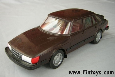 Saab_900_Combi_4D_v3_Dark_Brown_aN.jpg (60369 bytes)