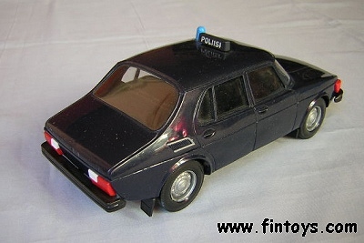 Saab_99_4D_Police_Sweden_v3_bN.jpg (50317 bytes)