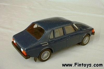 Saab_99_4D_Sedan_v4_DarkBlue_bN.jpg (21755 bytes)