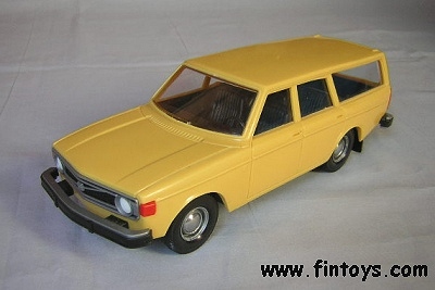 Volvo_145_Yellow_aN.jpg (45538 bytes)