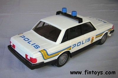 Volvo_240_GL_Police_Sweden_bN.jpg (52528 bytes)