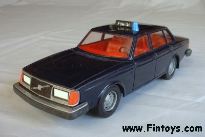 Volvo_244_GL_Police_Finland_aN.jpg (25331 bytes)